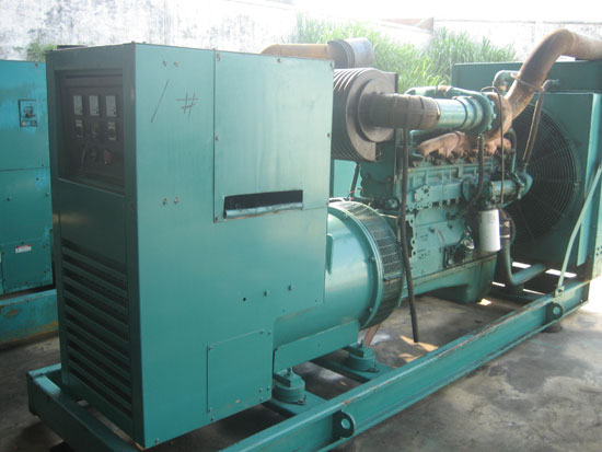 柳南租赁发电机- 发电机碳刷磨损的原因是什么