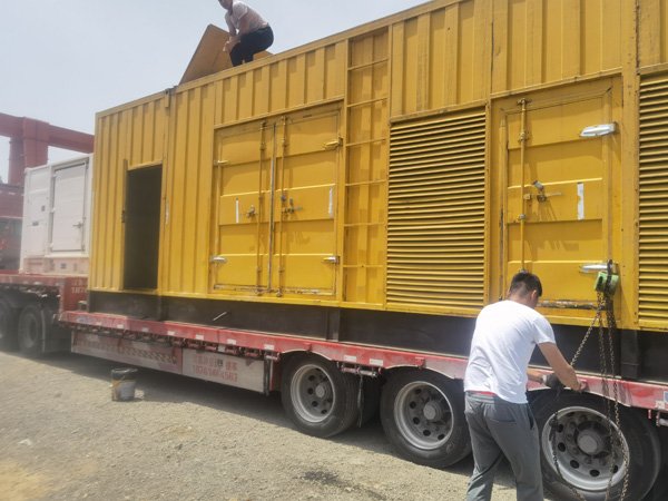 柳南发电机出租100KW发电机需要什么规格的电缆线？