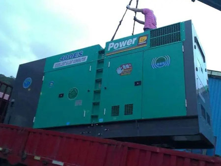 柳南柴油发电机组转速不稳定时，如何对发动机进行维护？