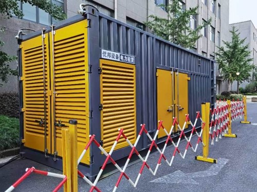 柳南如何使用转速表检查发动机的转速？