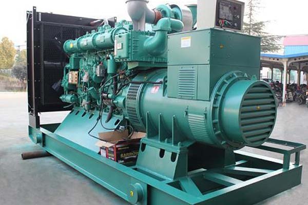 柳南工厂发电机应急发电中如何优化燃油储备管理？