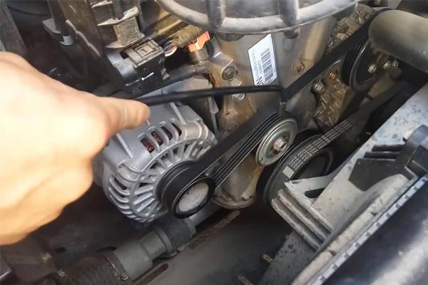 柳南转速传感器的工作原理是什么？