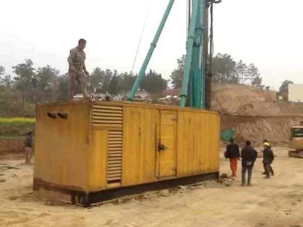 柳南如何判断水冷式机油散热器密封件是否需要更换？